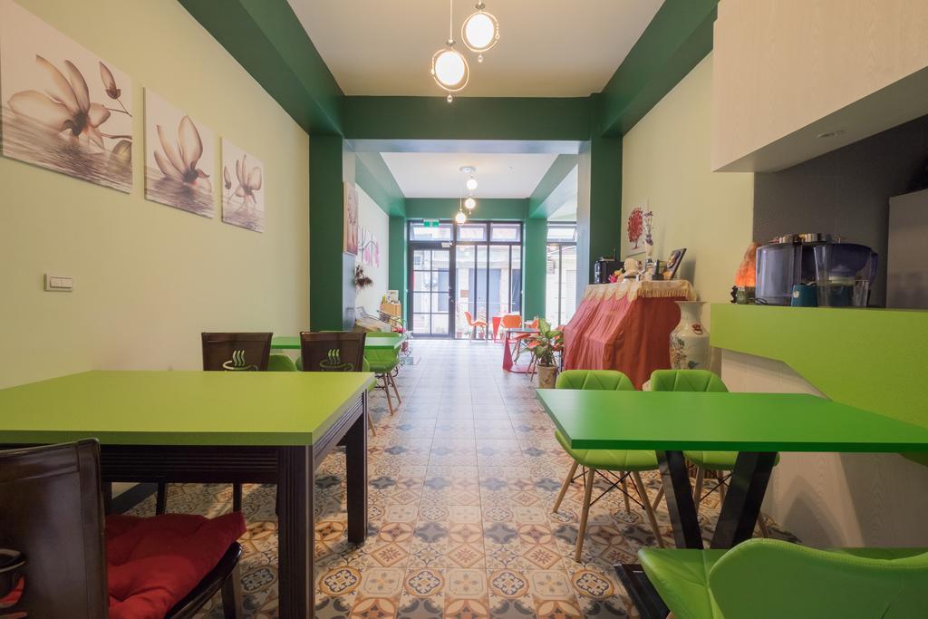 Zhizhu Homestay Tainan Bagian luar foto