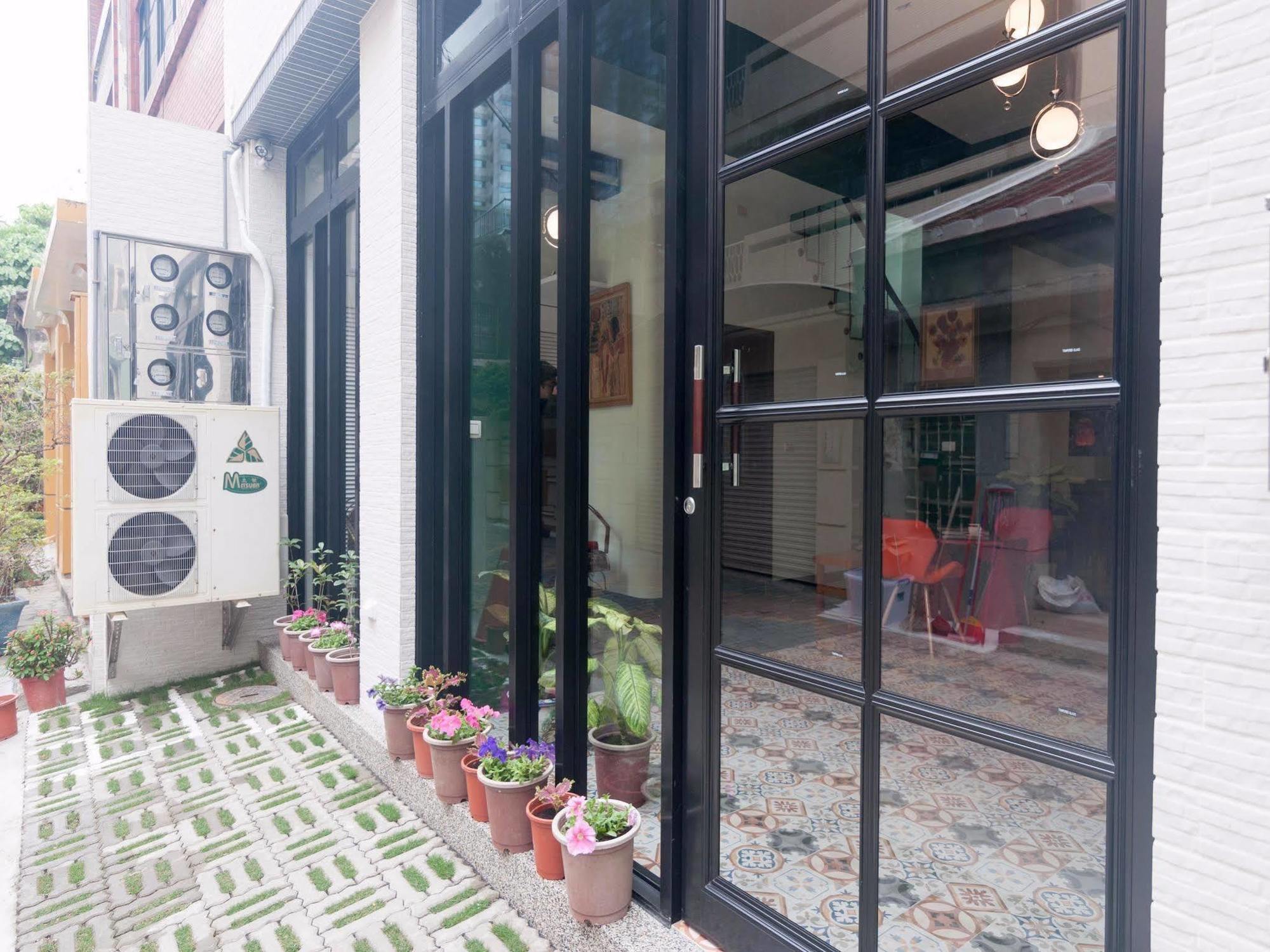 Zhizhu Homestay Tainan Bagian luar foto